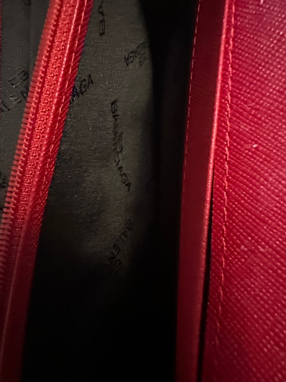 Balenciaga Red Croc-Embossed Crystal-Embellished Clasp Bag - Picture 9 of 11